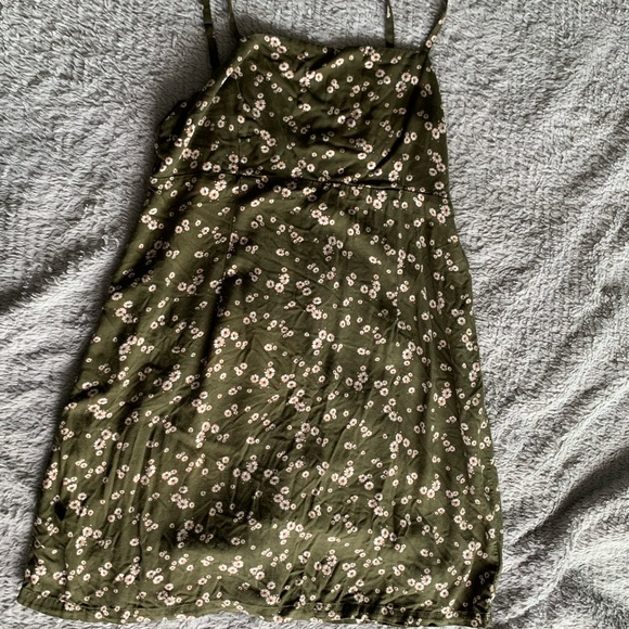 ARIZONA JEAN CO. | Olive Floral Dress - Picture 2 of 5